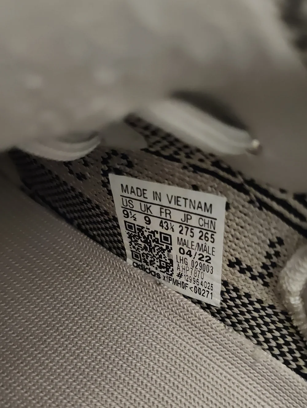 Adidas Yeezy SPLY- 350 V2 Boost Granite Size US 9 1/2 Lace Up